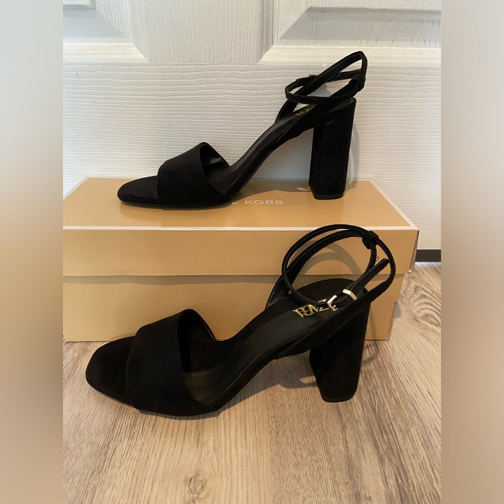 NWOT ZARA Shoes Size 6